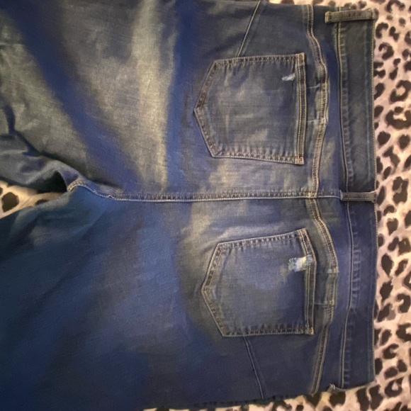 TORRID distressed bombshell skinnies - Picture 6 of 6